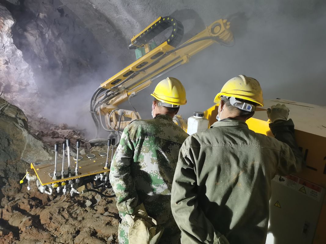 Dreh- und Schlagzeugbohrmaschine für Tunnelbau